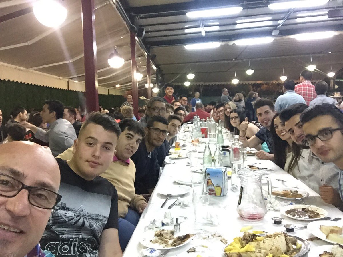 amarguralorca's tweet photo. Primera cena de la @AMAMARGURA https://t.co/ziwqC6PpaL
