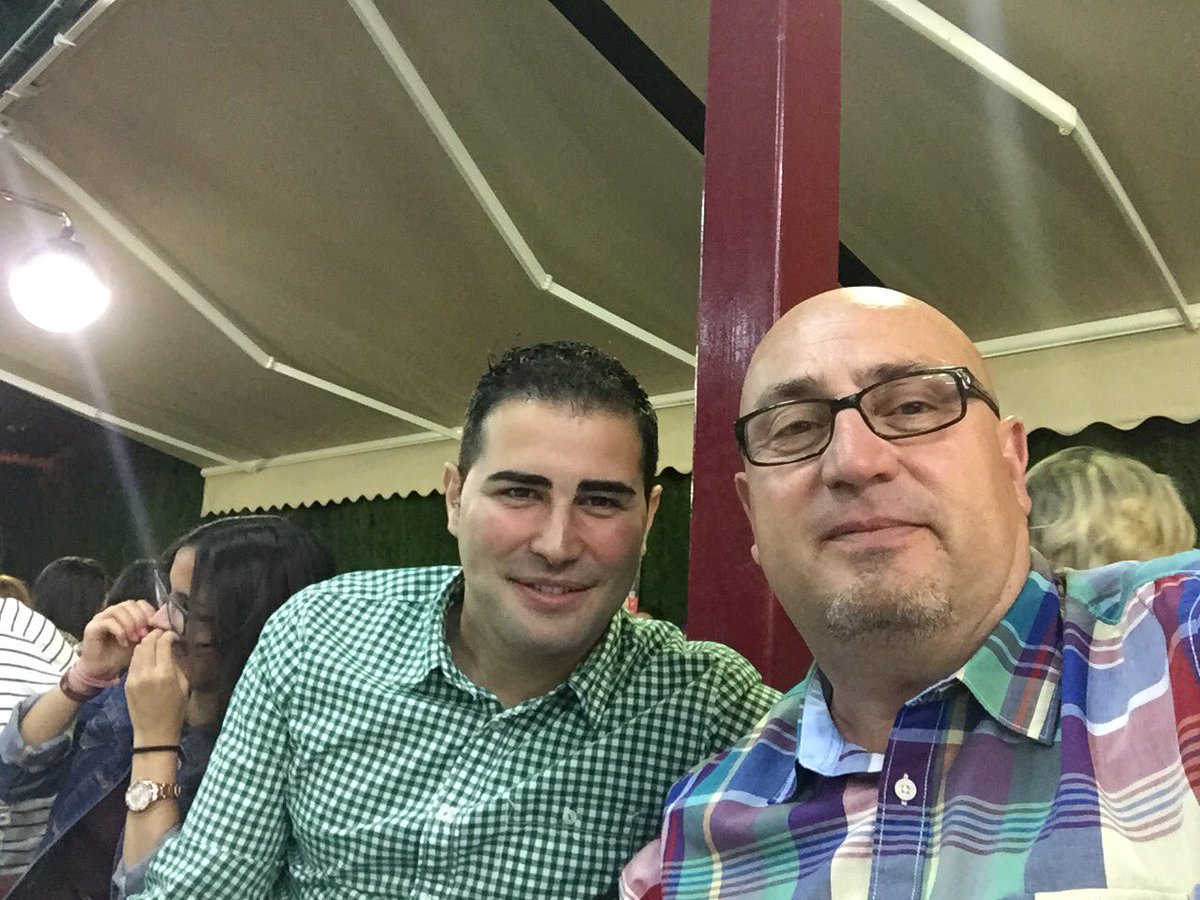 amarguralorca's tweet photo. Primera cena de la @AMAMARGURA https://t.co/ziwqC6PpaL