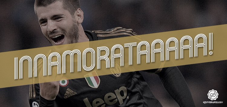 JuvePapillon's tweet photo. La folla è innamorata. #MilanJuve https://t.co/FhGDxcC9JW