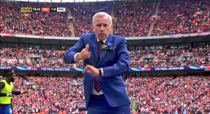 FootyHumour's tweet photo. Never dance after scoring first in a Cup Final 😭😭 https://t.co/yBqrobtCNA