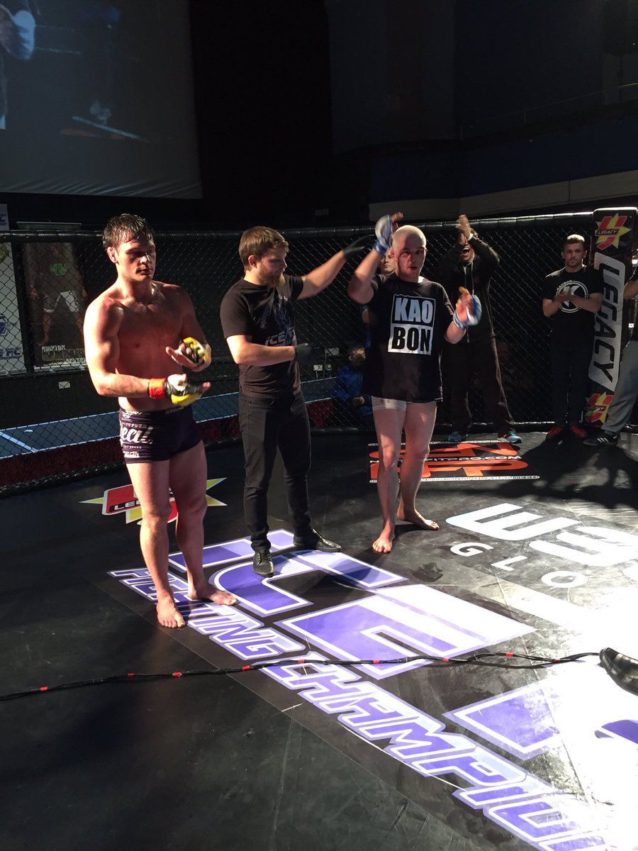 ICEFC1's tweet photo. Ali Maclean defeats Ellis Hampton by unanimous decision 29-28. What a fight by both fighters giving it their all. https://t.co/kasrqlDaCo