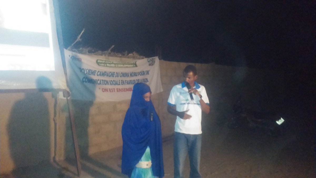 djajules's tweet photo. #Cinemamobile a Randa bokoye avec un public mobilise, avec le film #MOUSSA #Pdevll a #zinder @SFCG_NIGER https://t.co/wRXKcdNBk9