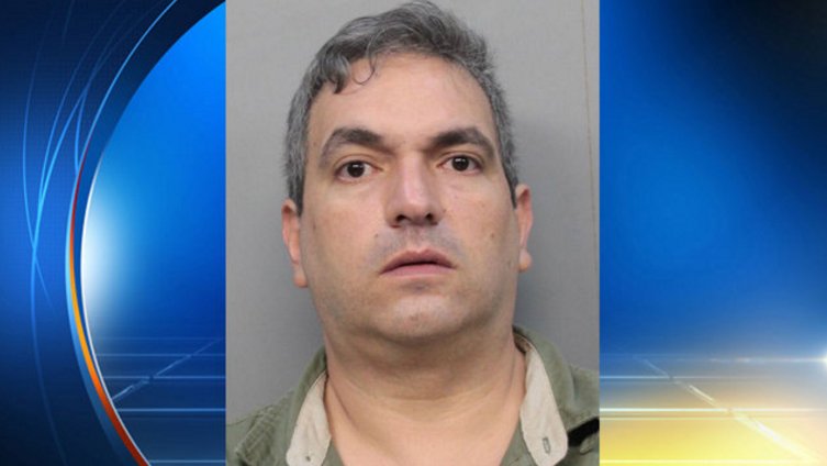 Venezuelan fugitive caught in 2013 fatal case of butt-enhancement injections in Miami-Dade. bit.ly/1TznJ6P?utm_me… https://t.co/hWXXOjy91P