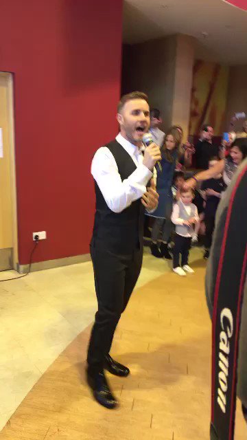 _MrsOrange's tweet photo. You're the best @GaryBarlow ❤ #2ndmilestone #birthday https://t.co/J55liDpuMW