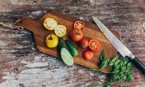 mindbodygreen's tweet photo. The No. 1 #NutritionRule I Live By: A Cardiologist Explains by @DrOstfeld https://t.co/q7J44uCxuV https://t.co/GWWObkHEfk