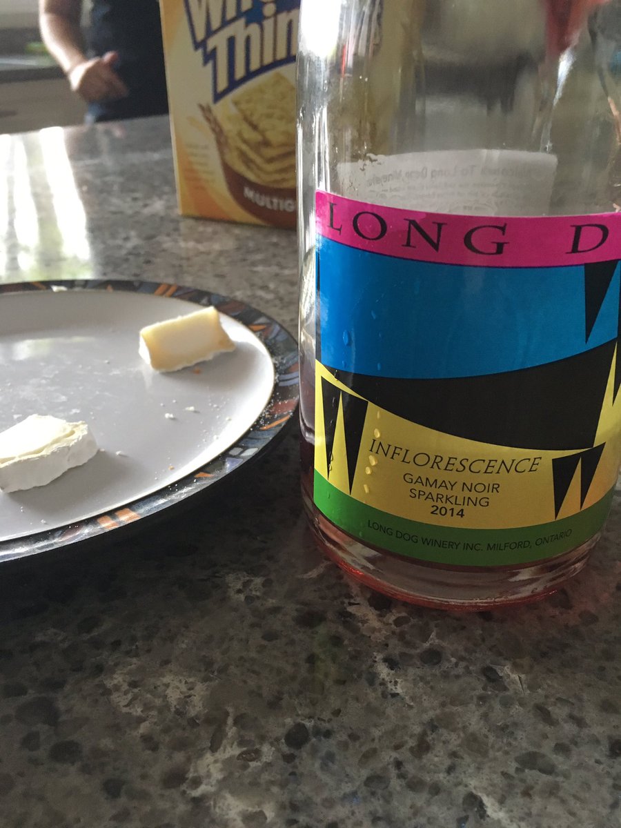 rwjstone's tweet photo. @lighthallvyard @longdogwine Brie and bubbles - delish! https://t.co/lhtbE4Ex7B