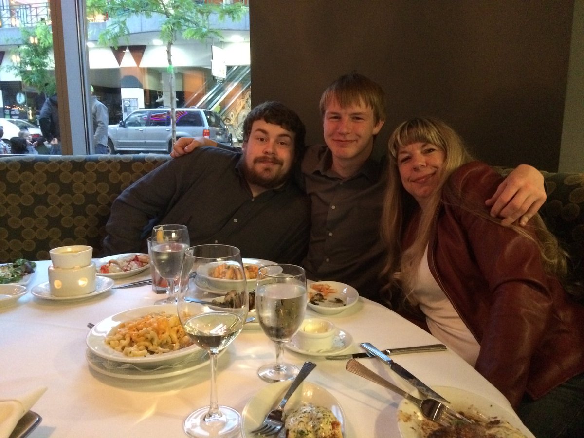 TheCoach_Mike's tweet image. 🎉🎉 young man&apos;s birthday dinner at @RuthsChrisBoise !
#spectacular #ImpeccableService @ESPNBoise