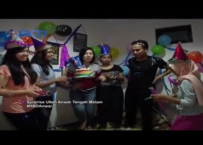 Berhasil yaa kasih surprise-nya buat <a href="/AnwarMCI4/">Anwar Sanjaya pigano</a> Yeay! <a href="/felicyangelista/">Felicya Angellista✨</a> @mumuk_gomez #HBDAnwar