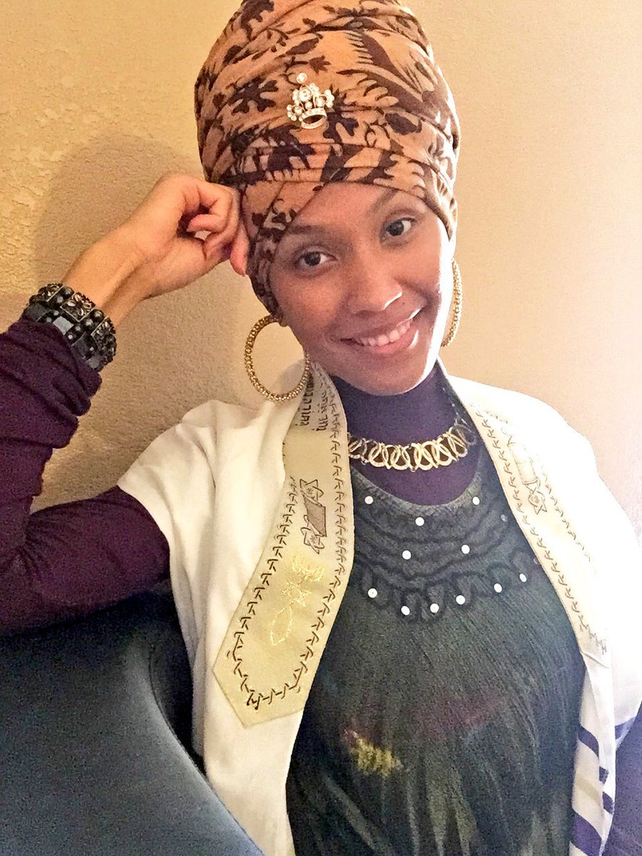 KhemBey913's tweet photo. Dress like royalty 👑 Happy Sabbath TLC Kings and Queens! 13 Love https://t.co/t8LNgjTxog