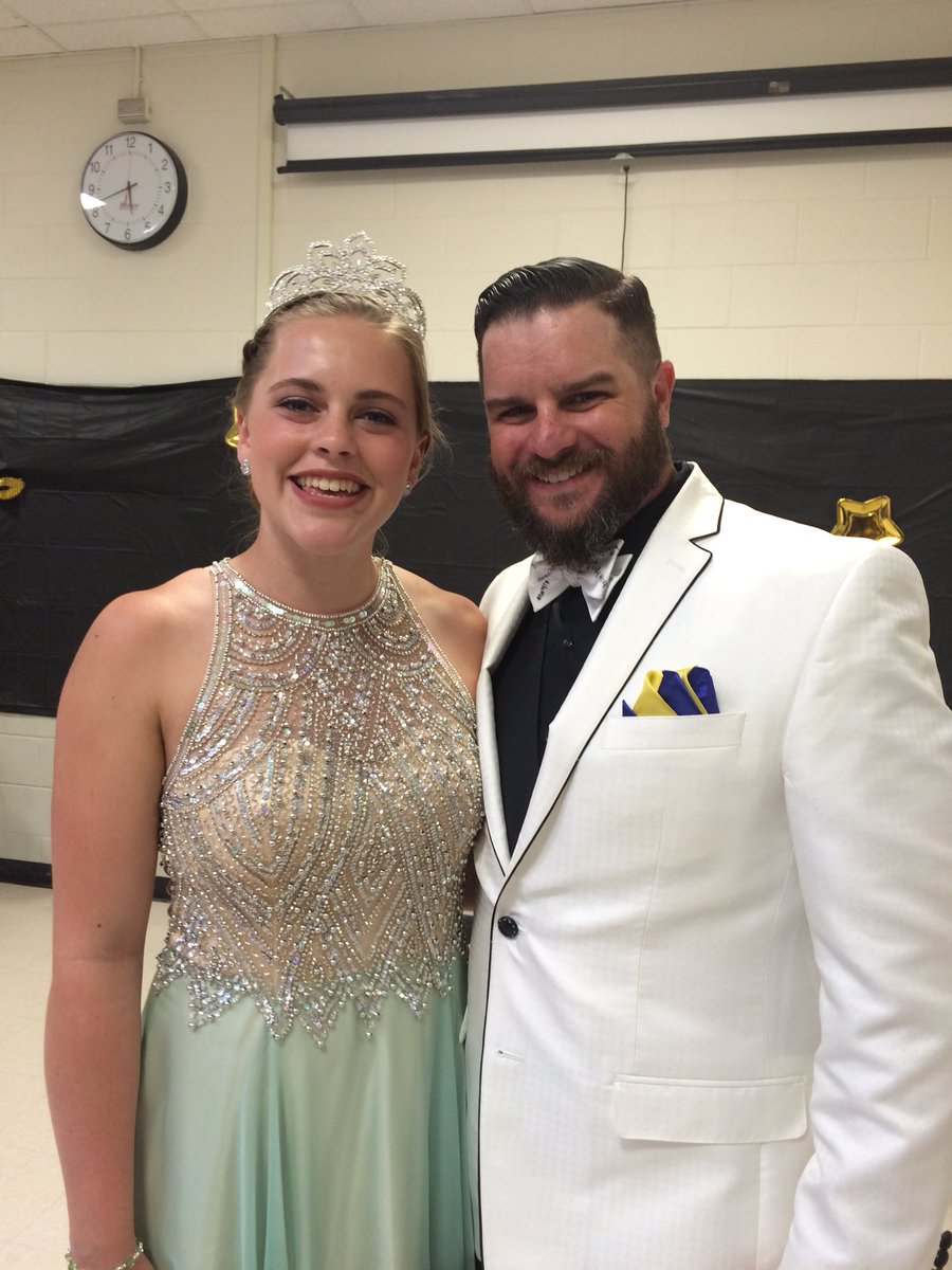 CCS_Girls_BBall's tweet photo. Congrats @CCS_Girls_BBall player @lynnkelly_47... Prom Queen #CCSProm2016 https://t.co/AjVRfh6rDl