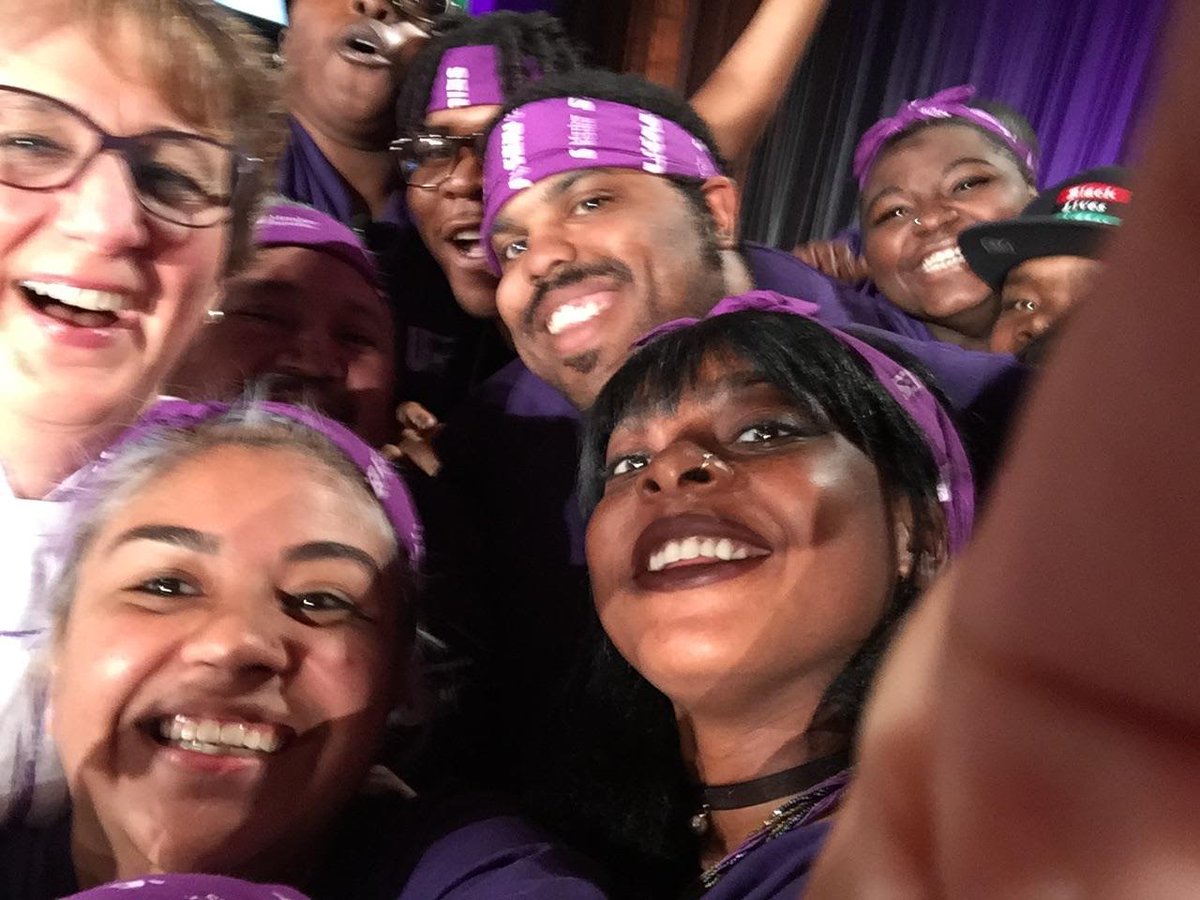 Honored to take this selfie w the courageous fast food workers in the #FightFor15 &amp; a union! buzzfeed.com/coralewis/fast…