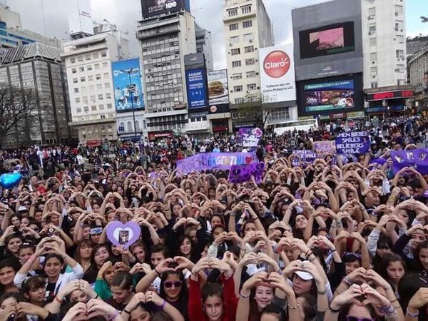 sheridanpollina's tweet photo. Damn Argentina. Proud of you guys for fighting for what you want. I bet Justin is too. #MarchaBelieber @justinbieber https://t.co/6CqutfyGqJ