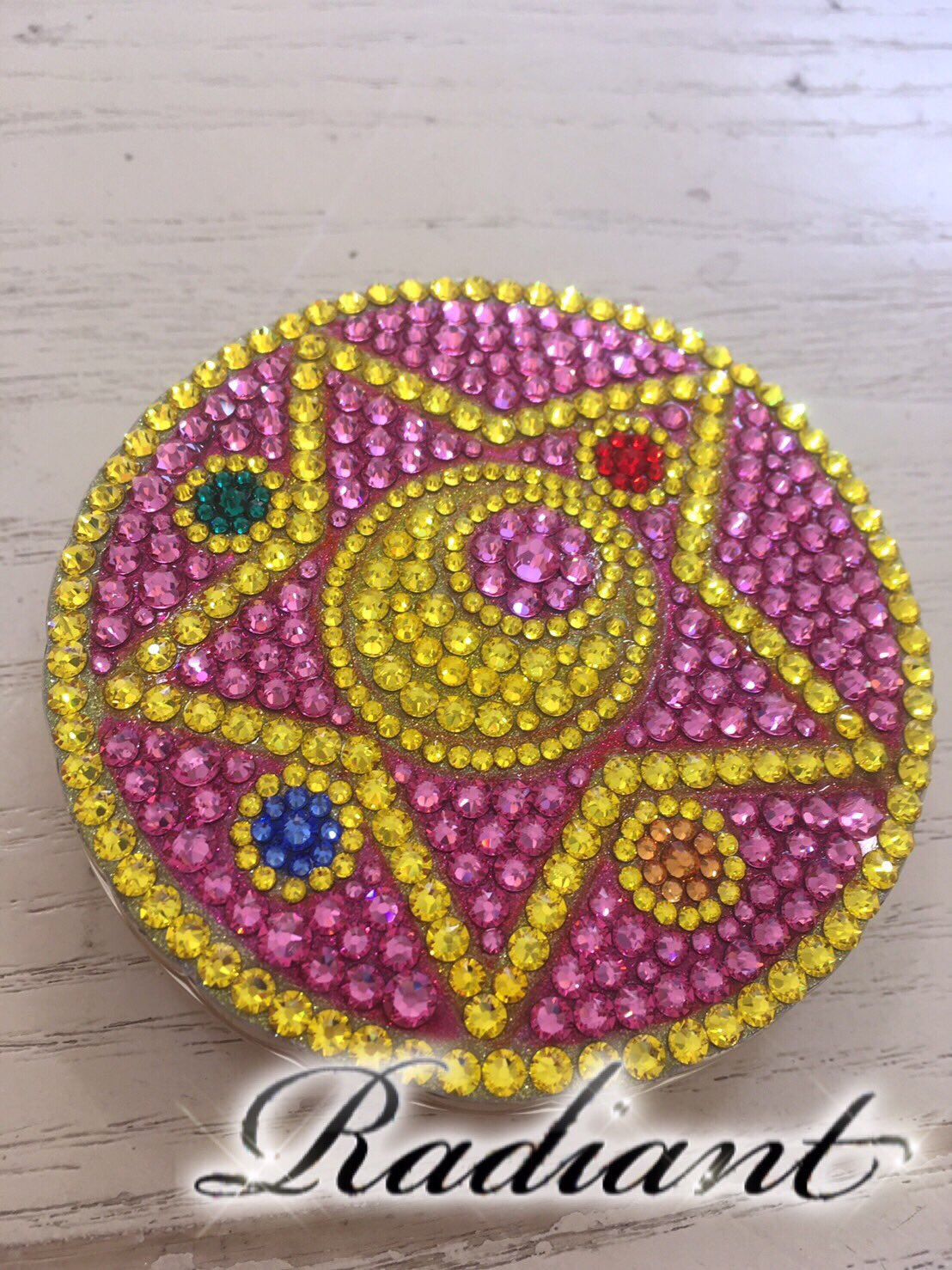 一條りおな アリスアンドオリビアのiphoneケース とセーラースターブローチ のフェイスパウダーケース 可愛すぎるヽ W ノ アメ村にあるradiantさんで作ってもらったよん T Co Rhwyoft43q