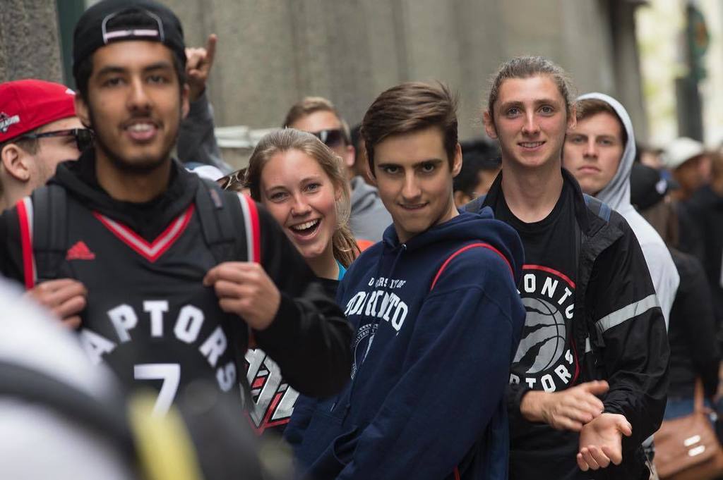 TorontoStar's tweet photo. Toronto @Raptors fans line up to get into Jurassic Park before the start of #Game3 at Air … https://t.co/uZkO067Lav https://t.co/aeSVhHNN49
