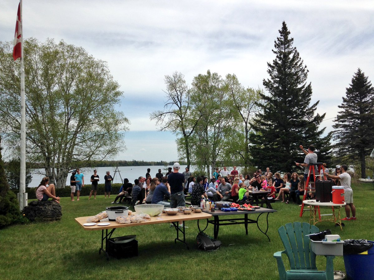 twenty20_kcf's tweet photo. Kicking off #TheWeekend! Loving the weather, friends and lunch! https://t.co/xQosCi0qtN