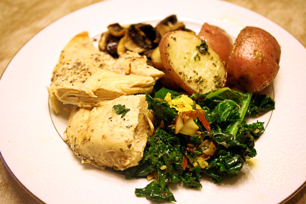 ChrisFoodBlog's tweet photo. #whole30 Approved recipe...https://t.co/YIzSAEyVI7 #YummyYumYum #foodbloggers #goodeats #pastorchef #bloggers https://t.co/SA6zSnY65Q