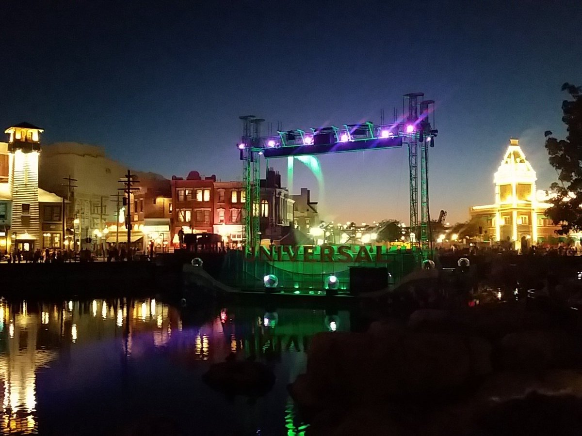 MKorn19's tweet photo. Confession: I know this show, seen it a million times and IT STILL gets to me. #UniversalPride #UniversalMoments https://t.co/GXyV1zCjgh