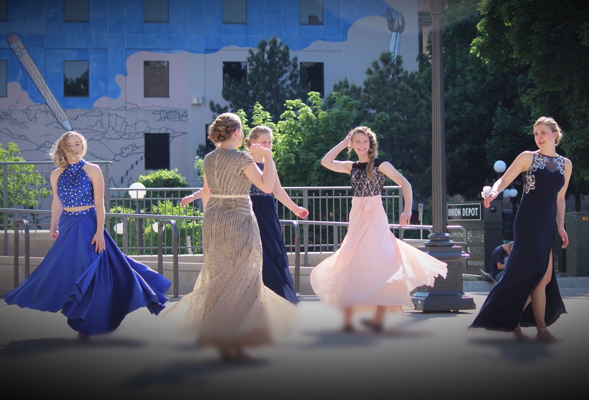 BakkenWood's tweet photo. The dance waits for no one, just dance! #MadeUlook #NHSprom https://t.co/ZBjizXLCco