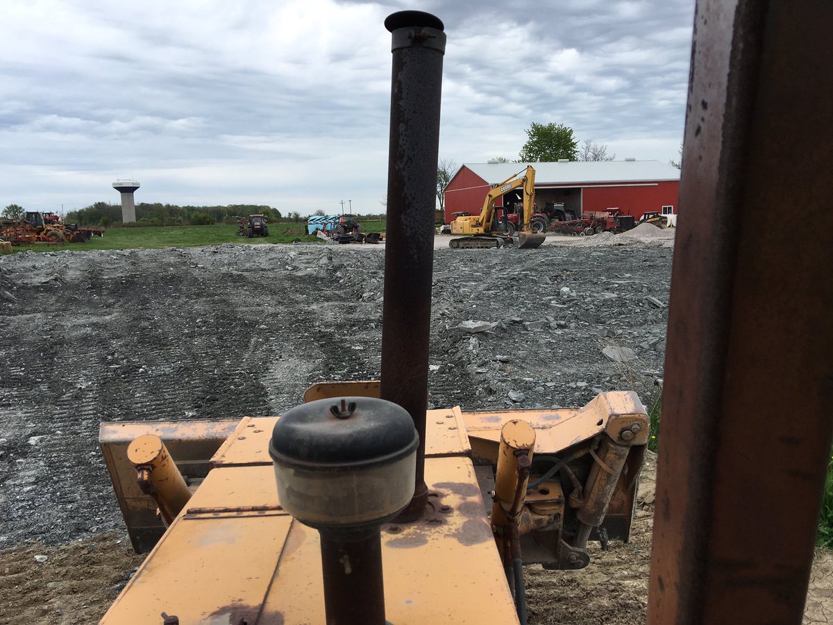 DJWassenaar's tweet photo. Yard 95 percent complete. Just a few more loads of nice A gravel and call her a job :) #thanksdad #prodigger https://t.co/E3dfbvQVq3