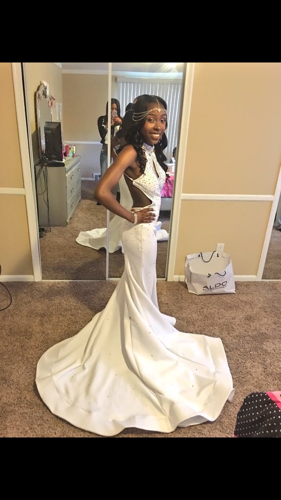 Michigan_Prom's tweet image. Bradford Academy #prom2k16