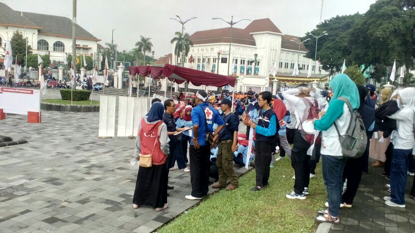 Kegiatan ini diikuti seribu peserta dr brbgai unsur internal PMI, lemb pemerintahan,mitra kerja &amp; masy #RedCrossDay
