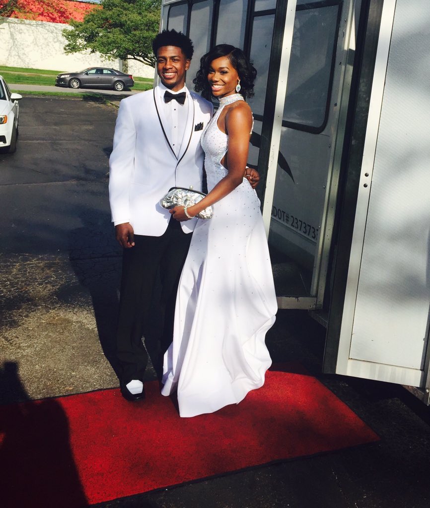 Michigan_Prom's tweet image. Groves High School #prom2k16