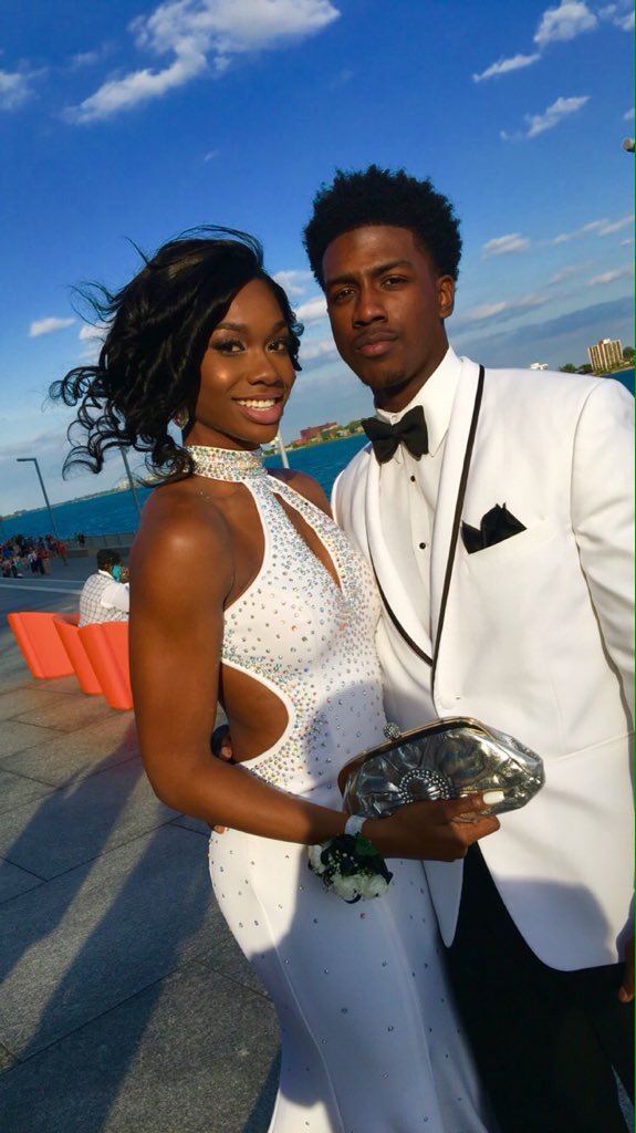 Michigan_Prom's tweet image. Groves High School #prom2k16