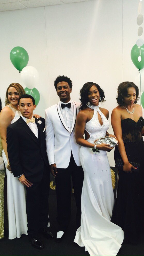 Michigan_Prom's tweet image. Groves High School #prom2k16