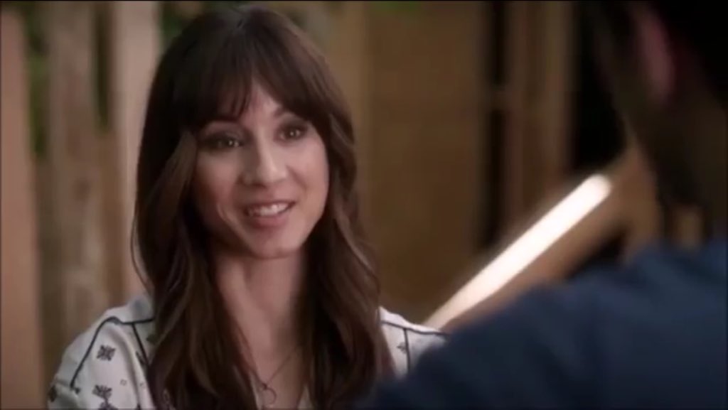 NewGirlThings_'s tweet photo. Spencer's face when Toby called her 'Spence' is the cutest thing ever
#Spoby https://t.co/OayJ8gByIb