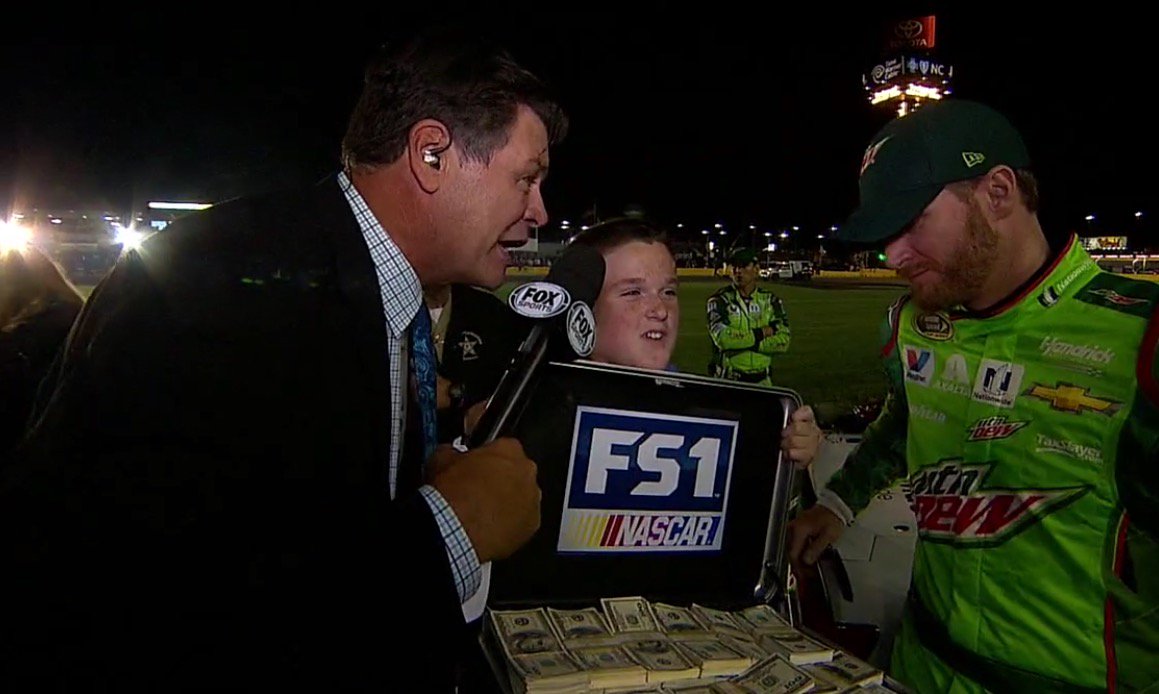 XfinityRacing's tweet image. .@BrysonByrnes just threatened to put @DaleJr in jail if takes his $1,000,000 😂😂😂 #SprintAllStar