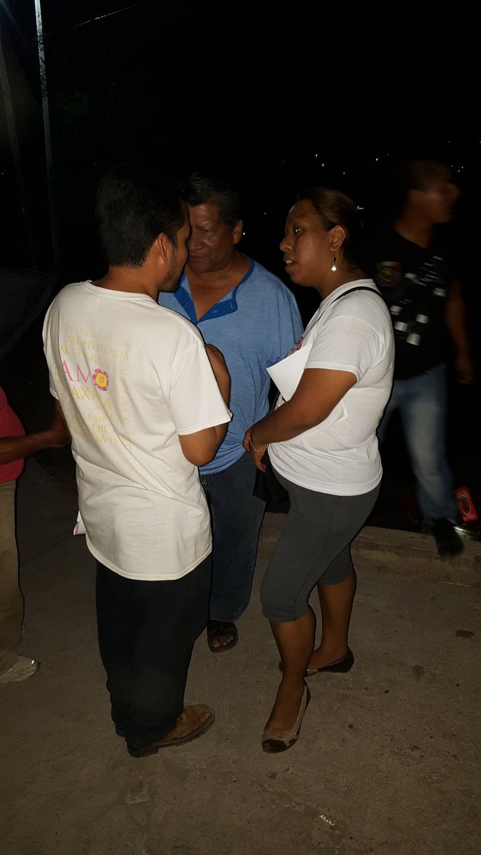 florHdzPSD's tweet photo. Visitamos el Barrio Cuauhtémoc, cada vez + dicen #NoMásDeLoMismo #PiensaLibre #Cuicatlán @MAPEMO @MALUSAMY @PSDOax https://t.co/bDjGKIkPfA