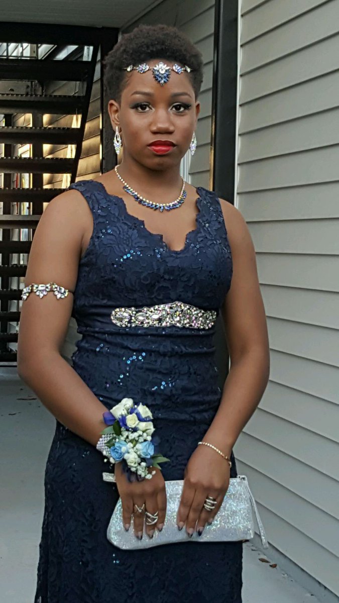 RanditheReal's tweet image. Love my sis! #slay  #prom2k16 @2k16prompics