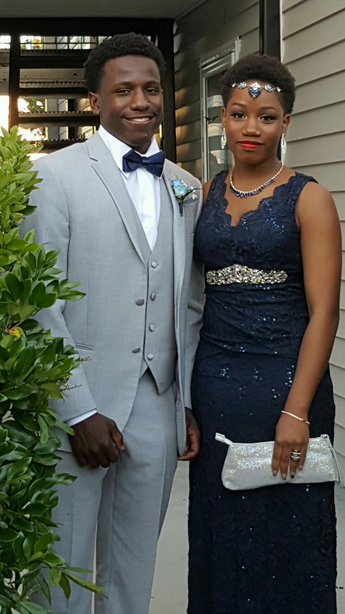 RanditheReal's tweet image. Love my sis! #slay  #prom2k16 @2k16prompics