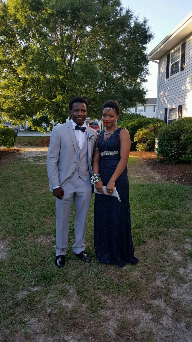 RanditheReal's tweet image. My sissy #SLAYED at prom tonight! 😍  #prom2k16 @2k16prompics