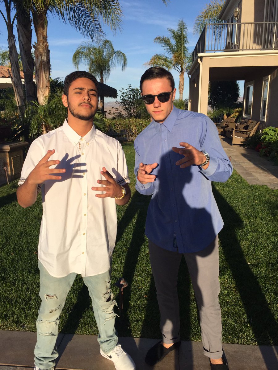 Johnny_George_'s tweet image. We Lit 🔥