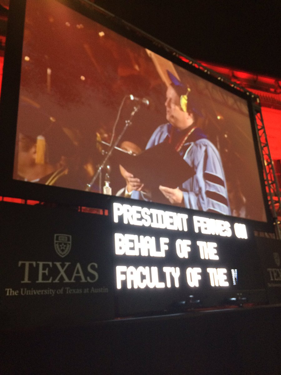kdanielrobbins's tweet image. The champagne in our fountain. @jaybernhardt with the #UTgrad line of the night.