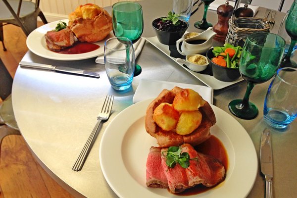 FultonsWrittle's tweet photo. Spend your Sunday only one way this weekend with our delicious #SundayLunch! https://t.co/A3kFtJvD4G https://t.co/P4VLJL0QOR