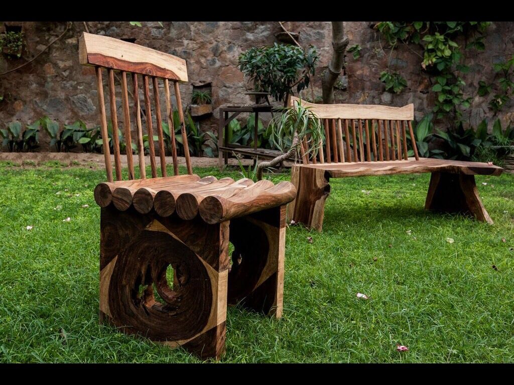Differniture's tweet photo. Flintstone throne #fallentrees #rosewood #sustainable #eco #salvaged #furnituredesign #differniture #sculptural https://t.co/rwovDYSwGI