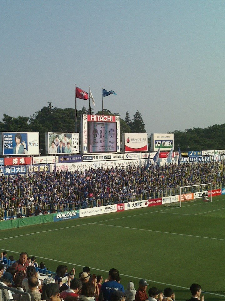 一同レイソル Jh1xtv 日立柏サッカー場は試合終了 ロアッソ熊本 0 1 水戸ホーリーホック エール交換の後で両クラブ選手が一周します また各地のスタジアムdjたちのメッセージが流れています Roasso Hollyhock