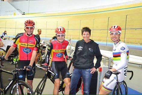 SebastianMoraV's tweet photo. Happy birthday para @ChezPro . Feliz cumpleaños esperamos regalarlo algo grande !! https://t.co/vNHhmiPRBW