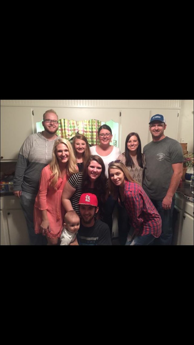 MayhallChance's tweet photo. When you come from a big family. If you can't find me look for the bearded guy with a receding hairline. https://t.co/ANY4FnHGCC