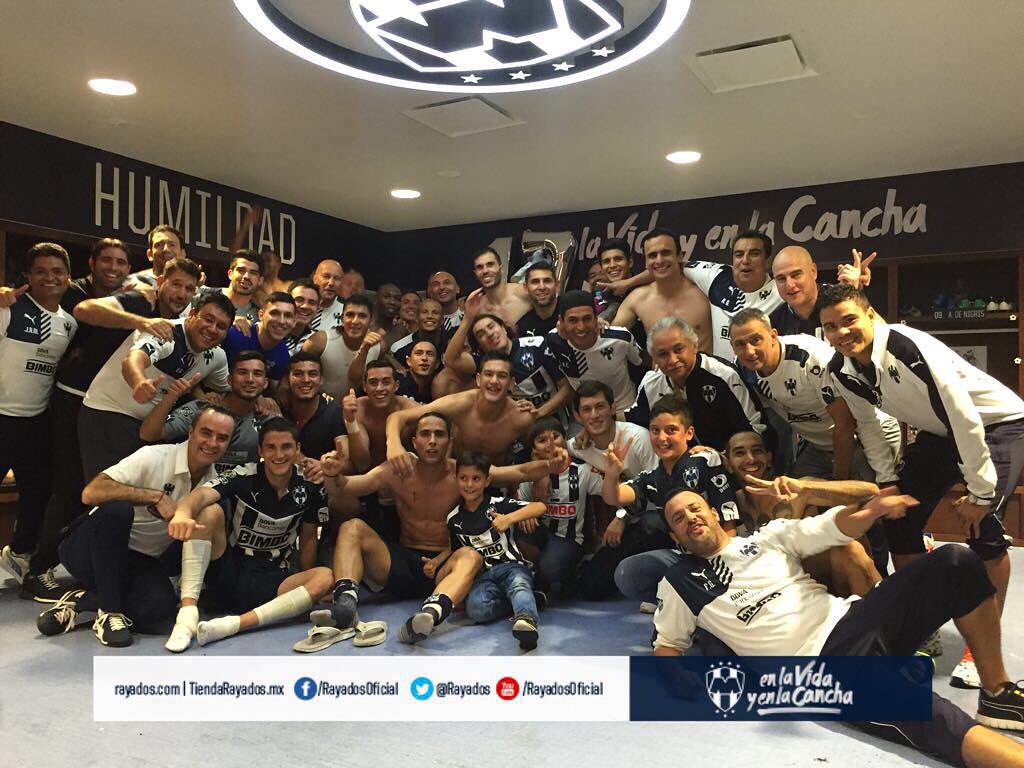 lorena_18CFM's tweet photo. "@Rayados: ¡Estamos en la Final del Clausura 2016, #Rayados! 
🔵1️⃣2️⃣⚪️
#EnCasaJugamos12 #EnLaVidayEnLaCancha https://t.co/suk5pfHv0a"