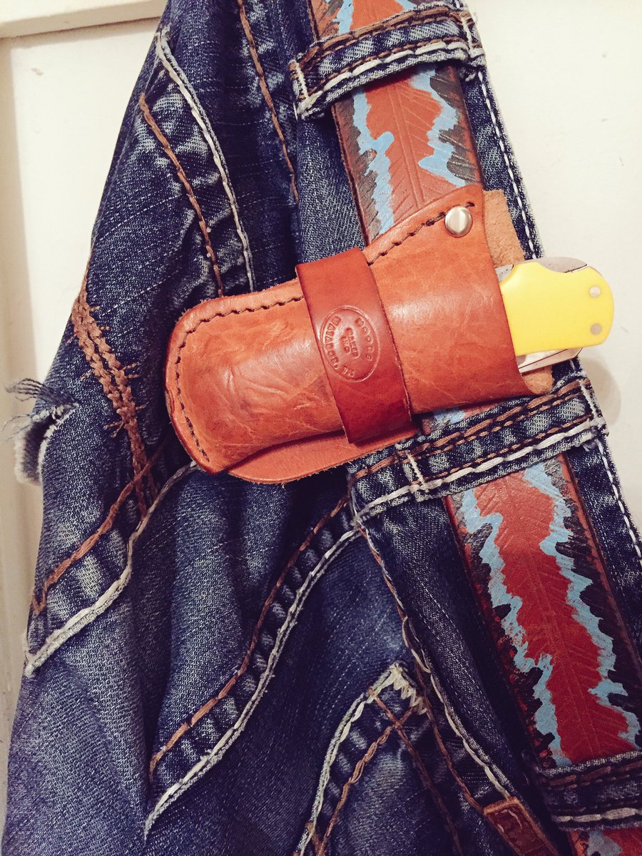 CowboyCadillac3's tweet photo. My dad always said carry a good knife and keep it sharp. #mooremaker https://t.co/HN7MJlyWQZ