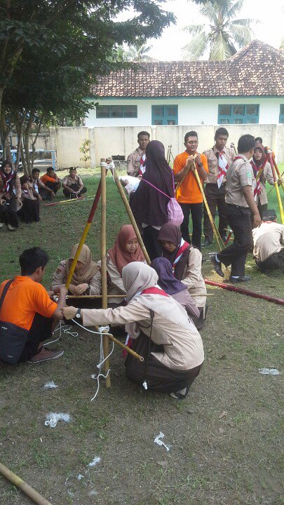 yunitasukarno's tweet photo. Kami pramuka Indonesia.....
#uny #salampramuka #2016 #Jamnas2016 #ppgUny #untukindonesia #asik #semangat @kwarnas https://t.co/sbuaHEegus