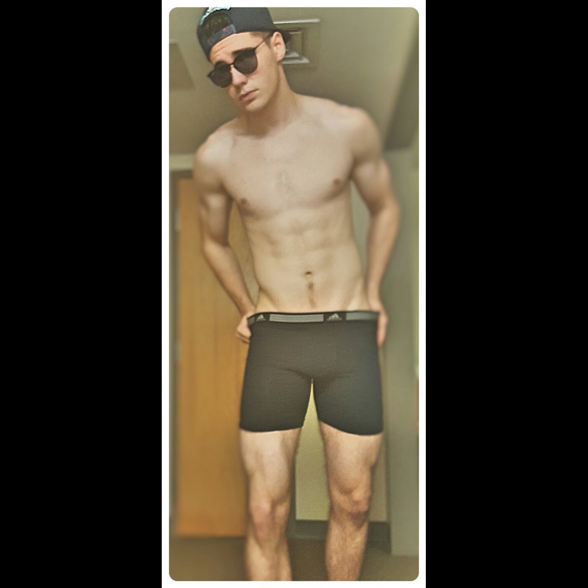 SailorCalhoun3's tweet photo. "The more you like yourself, the less you are like anyone else, which makes you unique."
#OnlyProgress #Stasis https://t.co/aJYJhV8jhM