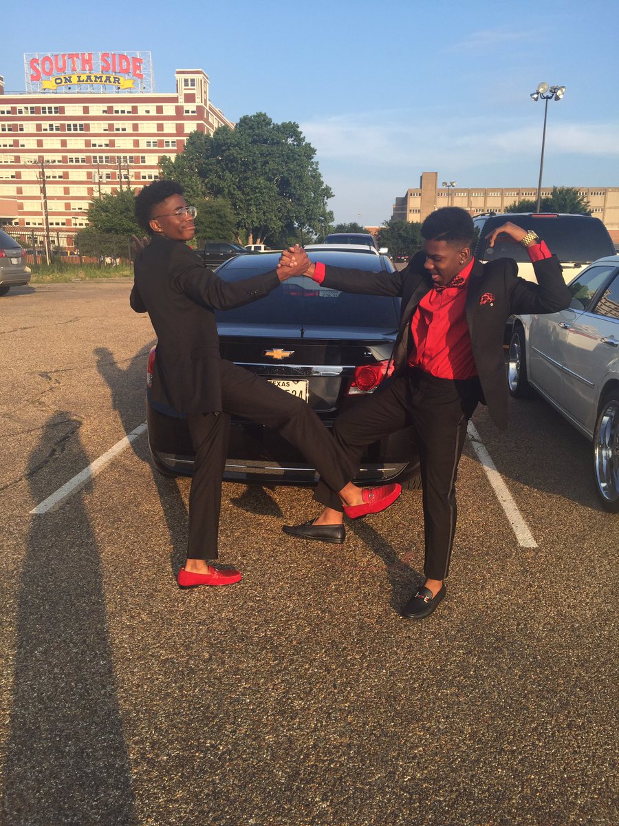 LuhDuffBeats's tweet photo. #Prom2k16 https://t.co/yRceuTyX2A