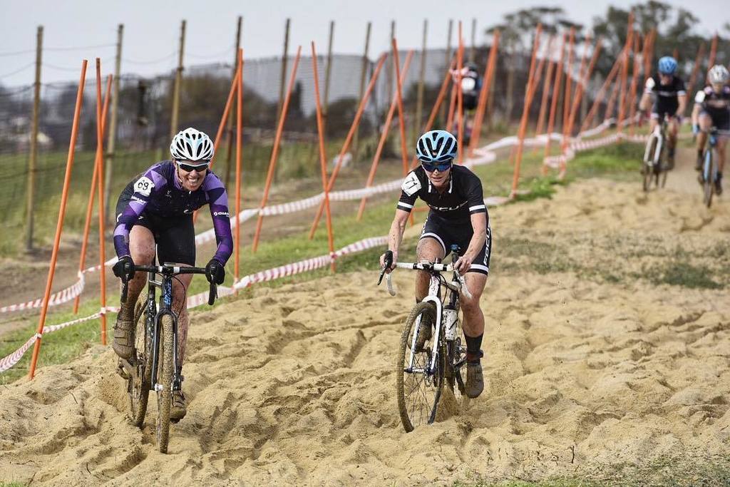 Fun in the sand <a href="/jenny_macca/">Jenny Macpherson</a> <a href="/aka_renn/">❤️</a> @livcycling_aus @focusbikes @fojcx #fojcx