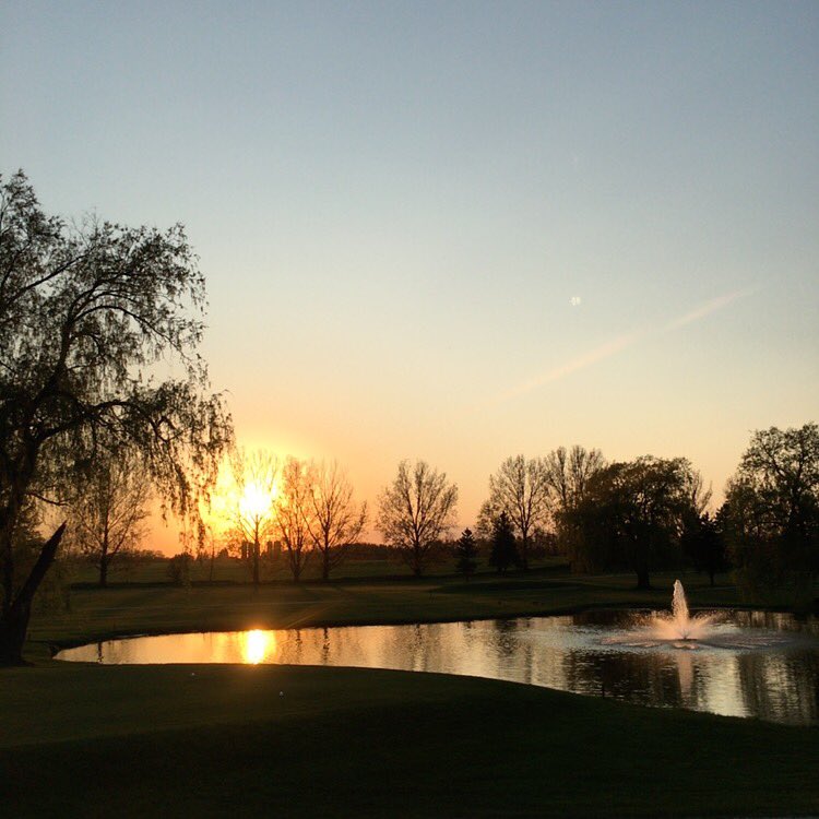 #foxhillsresort #foxhillsgolf #lovefoxhills #golflife #sunset #wisco  #mishicot