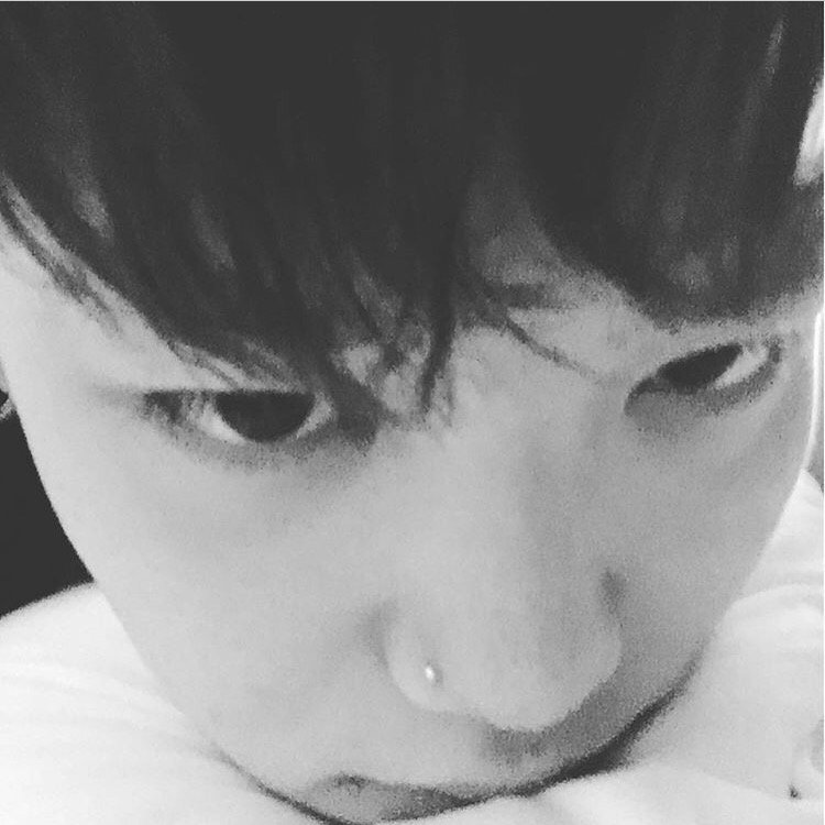 hellosaya34's tweet photo. This is what happens when my 🐶Boo tries to run an IG in Junhong style😂#BYBOO https://t.co/W1dLxPYf67