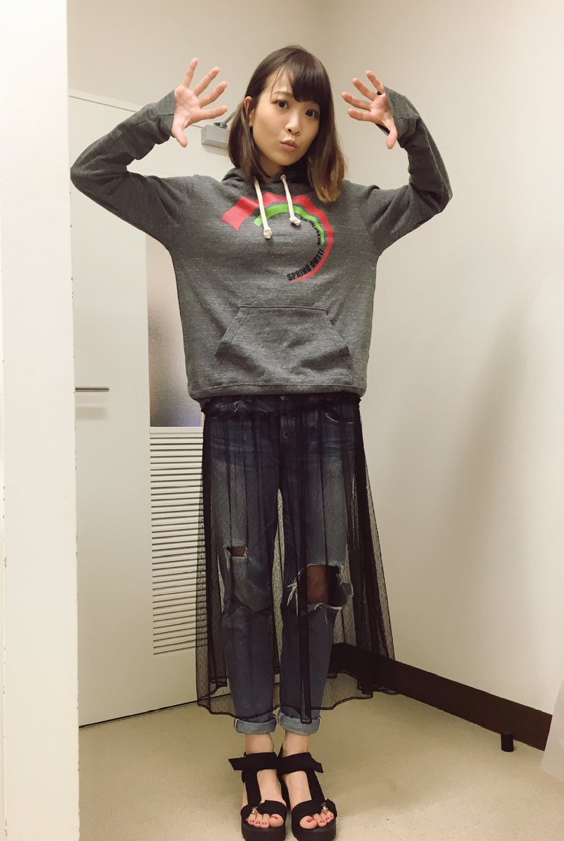 May N 今日の私服 すぷりんパーカーカジュアルかわいい 大阪オリックス劇場 楽しんでいこうねっっ すぷりん